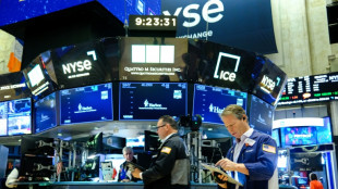 Wall Street ouvre sans entrain, attend des nouvelles de la Fed