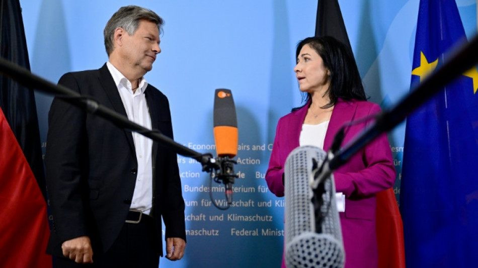 Habeck bei Amtsübergabe: Wirtschaftsministerium "im Zentrum" politischer Turbulenzen