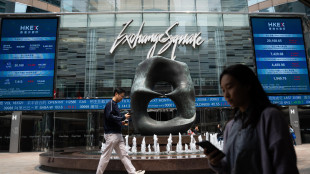 Borsa: Hong Kong balza in apertura, a +2,36%