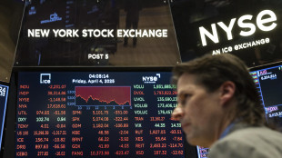 Wall Street peggiora con i tecnologici, Nasdaq -2,23%