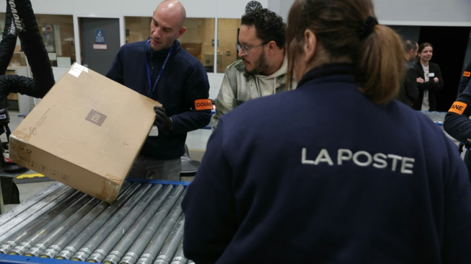 Tr&aacute;fego postal para os EUA despenca e 88 operadoras suspendem o servi&ccedil;o