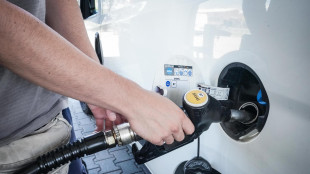Qe, Eni rincara di un cent i prezzi di benzina e gasolio