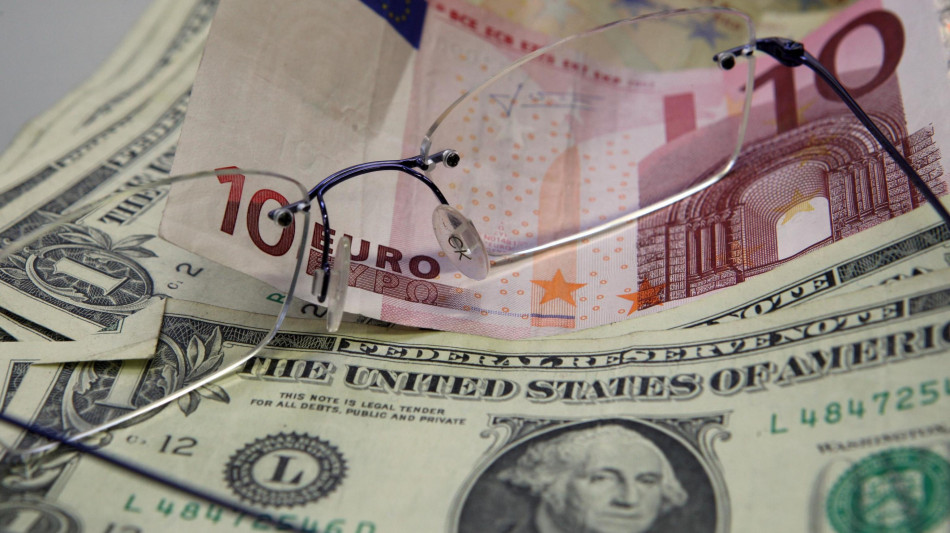 L'euro &egrave; stabile in avvio scambiato a 1,1617 dollati