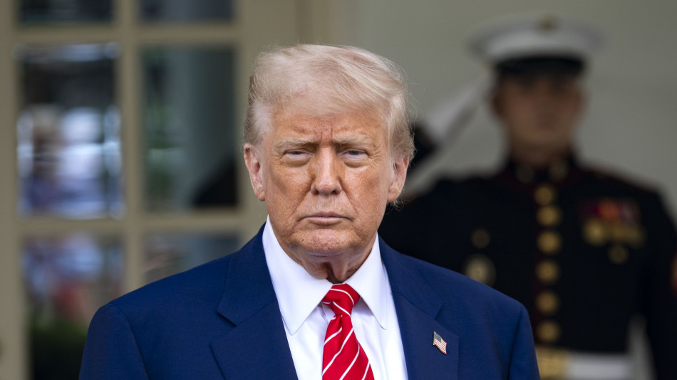 Trump evoca riduzione a 80% dei dazi alla Cina