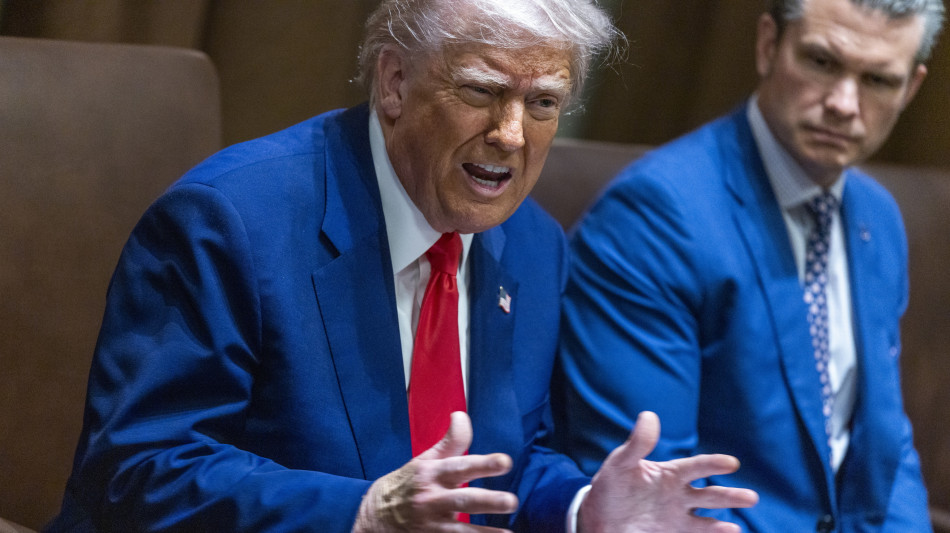 Trump, 'la Russia deve muoversi, troppe persone muoiono'