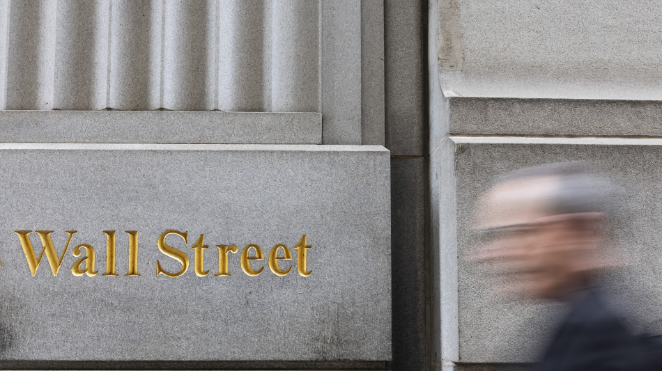 Wall Street corre, Dj +3,77%, Nasdaq +4,47%