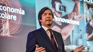 Intesa, nel semestre si conferma ai vertici per impatto sociale