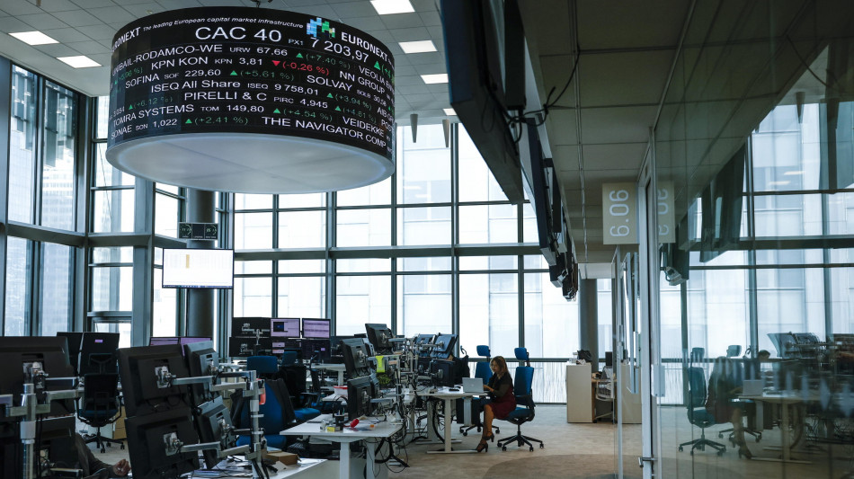 Borsa: l'Europa conferma rialzo, lo spread tocca 81,9 punti