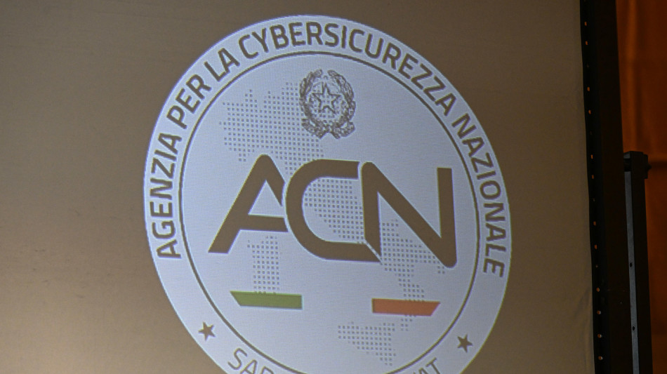 Agenzia cyber, 'falsità su telefoni alte cariche on line'