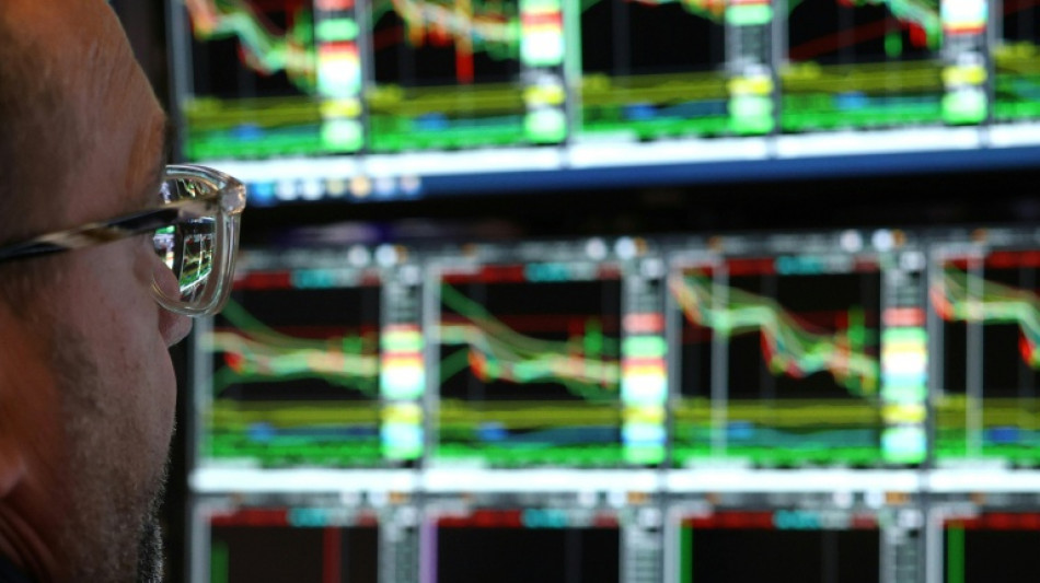 Wall Street ouvre en hausse, entre n&eacute;gociations commerciales et d&eacute;cision de la Fed