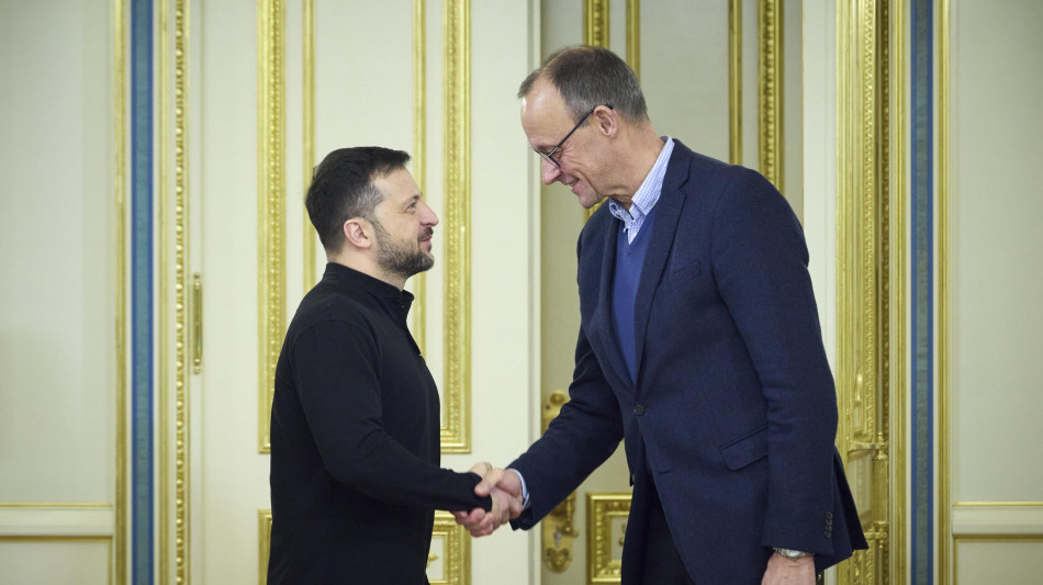 Zelensky, con Merz speriamo in maggiore leadership tedesca