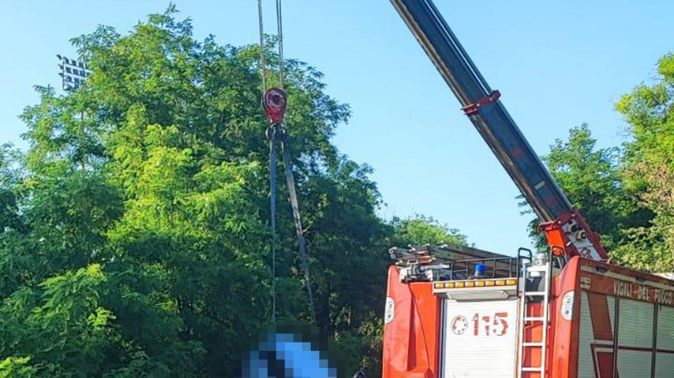 Scontro frontale fra due auto a Chieti, tre morti