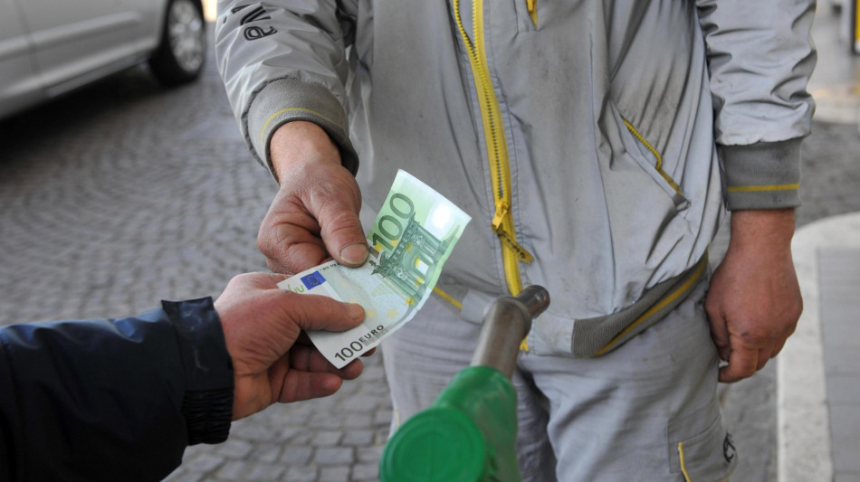 Urso, benzina sotto i 2 euro, ma segnalati casi di speculazioni