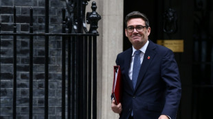 El gobierno brit&aacute;nico aumenta los impuestos a los bancos para ayudar a los hogares