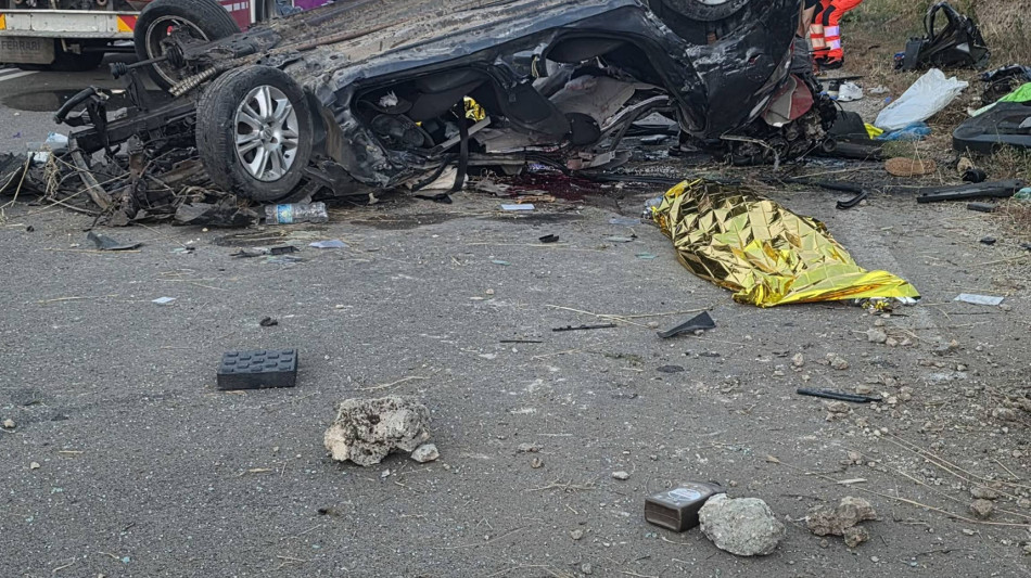 Auto fuori strada nel Foggiano, tre morti