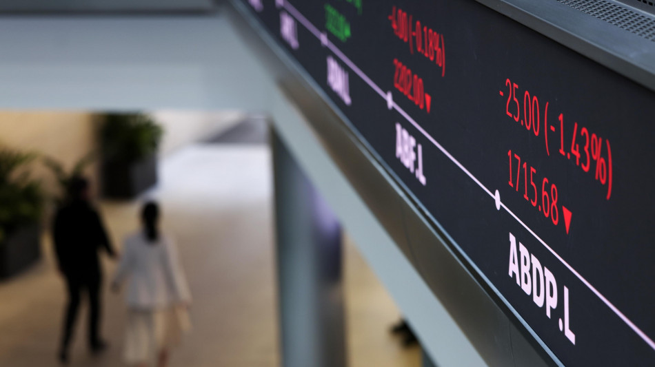 Borsa: l'Europa gira in calo tra Iran e Fed, Milano -0,5%