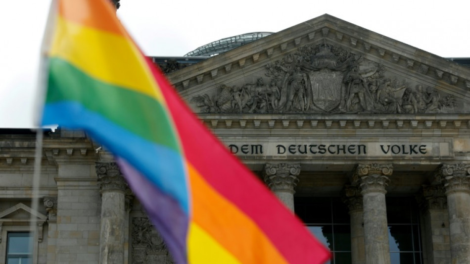 Klöckner verteidigt Entscheidung gegen Regenbogenflagge auf dem Bundestag