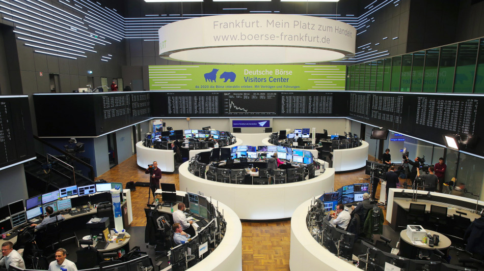 Borsa: l'Europa conferma il rialzo, gi&ugrave; il petrolio e il gas