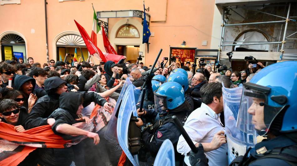 Sit in contro il decreto sicurezza, scontri a Roma