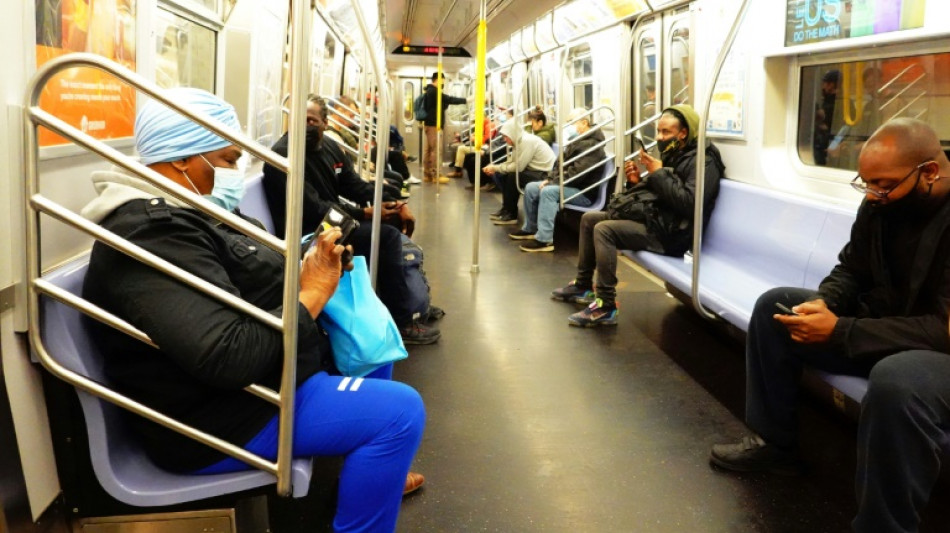 La polic&iacute;a intensifica b&uacute;squeda del atacante del metro de Nueva York