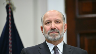 EUA adia tarifas sobre carros de Canad&aacute; e M&eacute;xico, mas n&atilde;o avan&ccedil;a com Trudeau