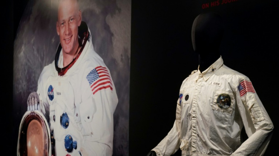 Weltraumjacke von Buzz Aldrin f&uuml;r 2,7 Millionen Euro versteigert