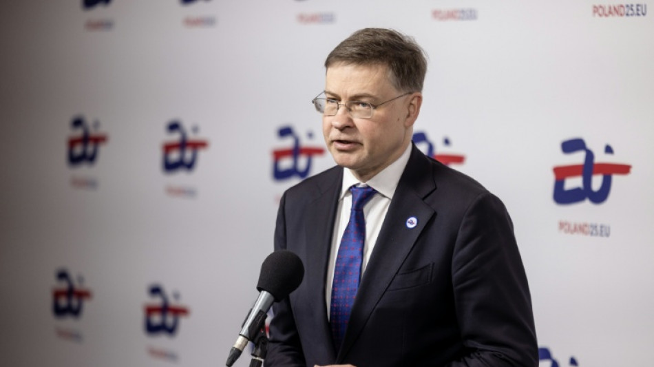 UE reduz previs&otilde;es de crescimento para 2025 e 2026 devido ao impacto das tarifas de Trump