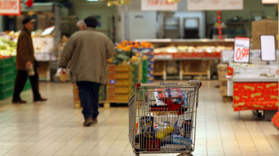 Istat, le vendite ad aprile +0,7% sul mese, +3,7% sull'anno