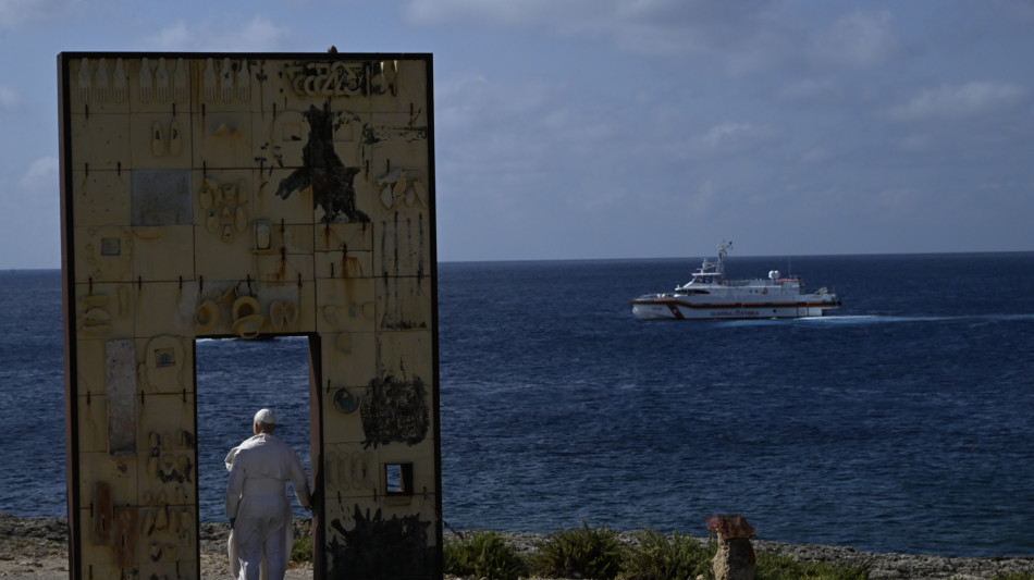 ++ Il Papa da Lampedusa, l'Europa chiamata a responsabilit&agrave; epocale ++