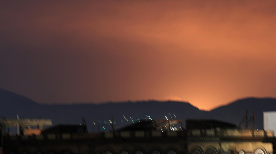 Houthi, 13 morti in attacco Usa a porto di Ras Issa