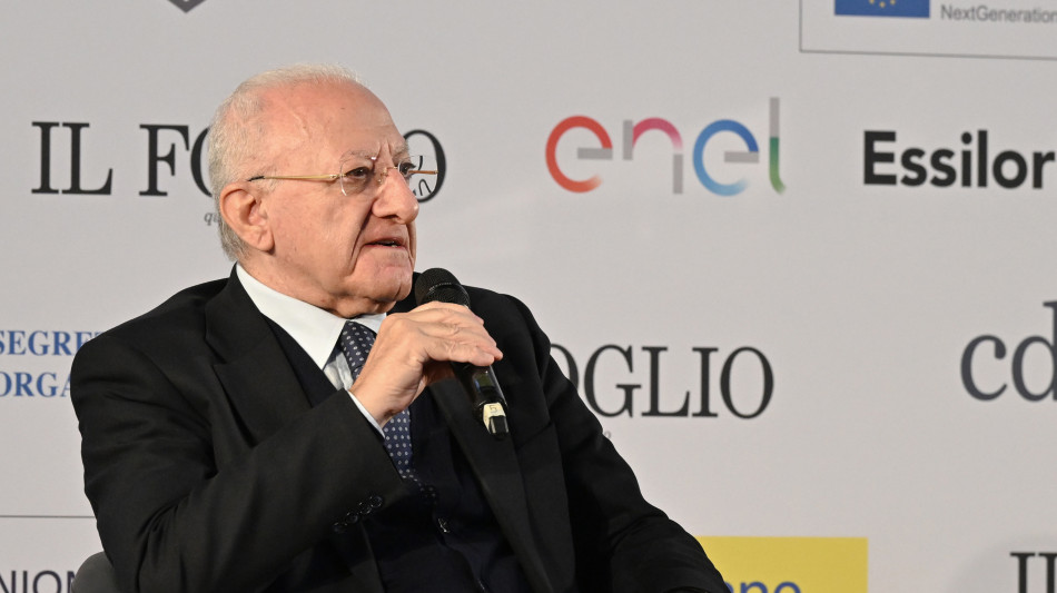 De Luca, resto a fare politica per un altro quarto di secolo