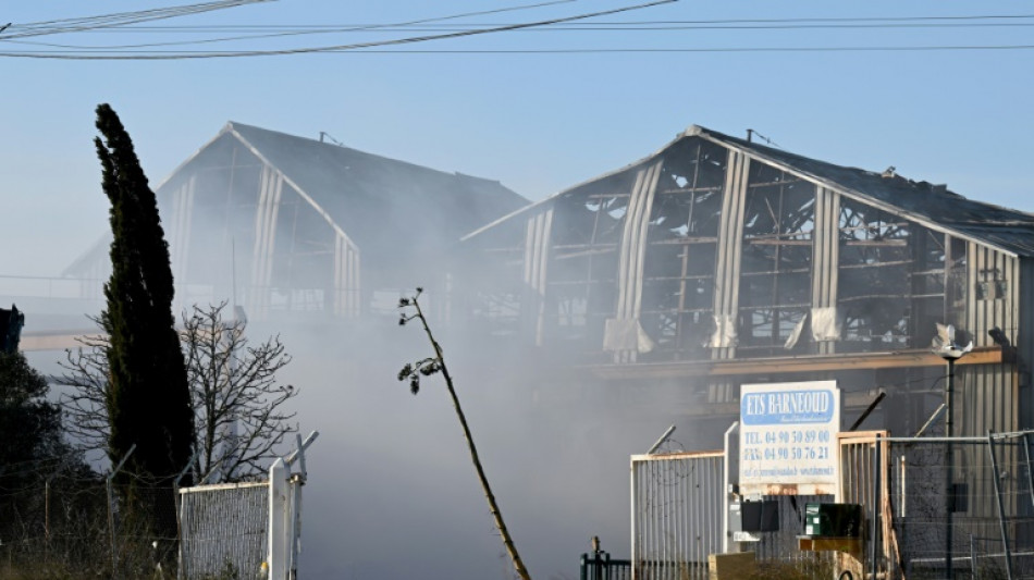 Incendie de milliers de tonnes de d&eacute;chets dans le Sud: extinction pr&eacute;vue dans une semaine