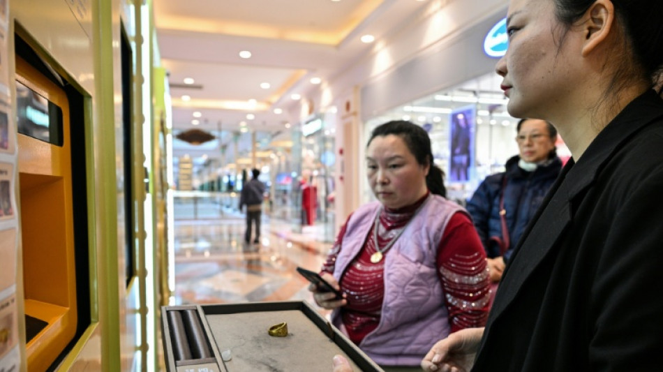 Avec les records de l'or, des Chinois fondus d'automates qui changent leurs bijoux en cash