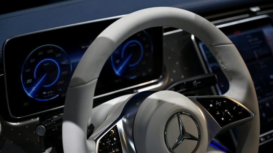 Mixed day for global stocks as market digests latest AI deals