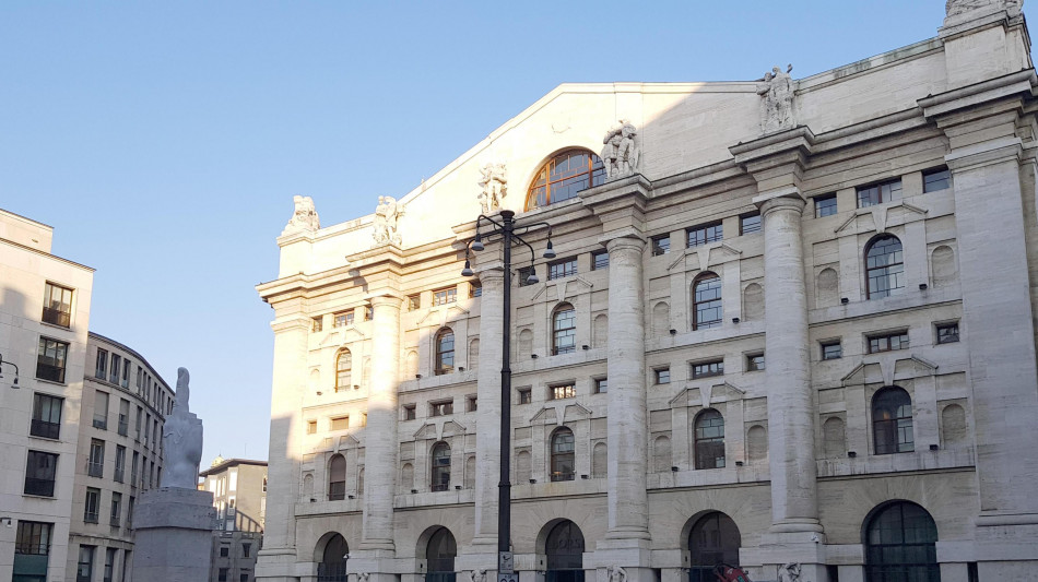 Borsa: Milano apre in netto rialzo del 2,3%