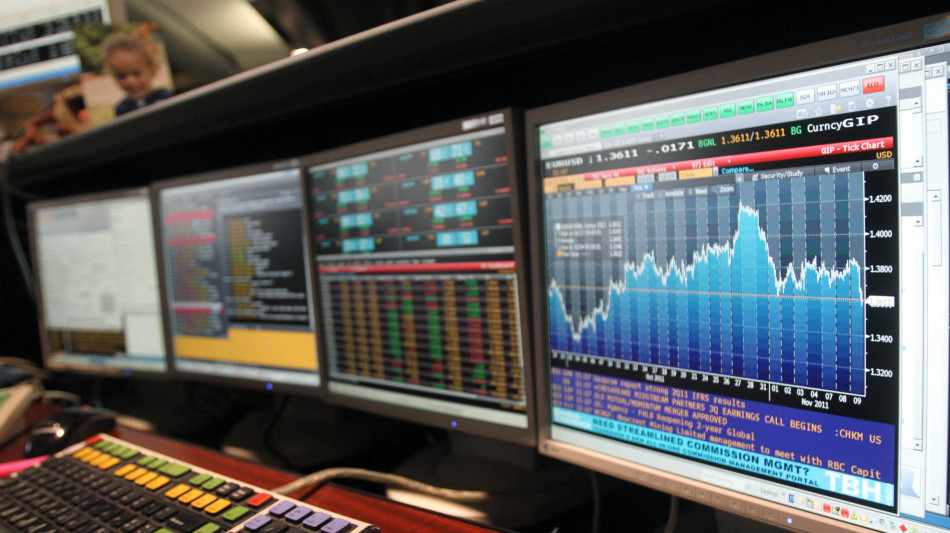 Borsa: Milano positiva per il rally di Stellantis