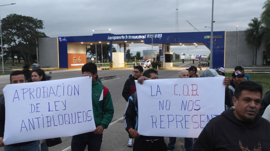 Bolivia, accordo tra governo e sindacato dopo oltre sei settimane di crisi