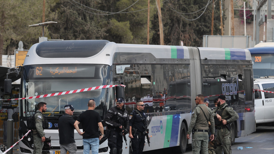 Attentato a Gerusalemme, sale a sei il numero dei morti