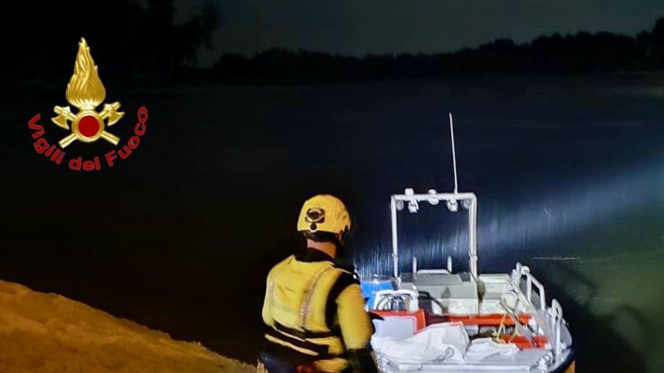 Quindicenne visto cadere nel Po, ricerche in corso