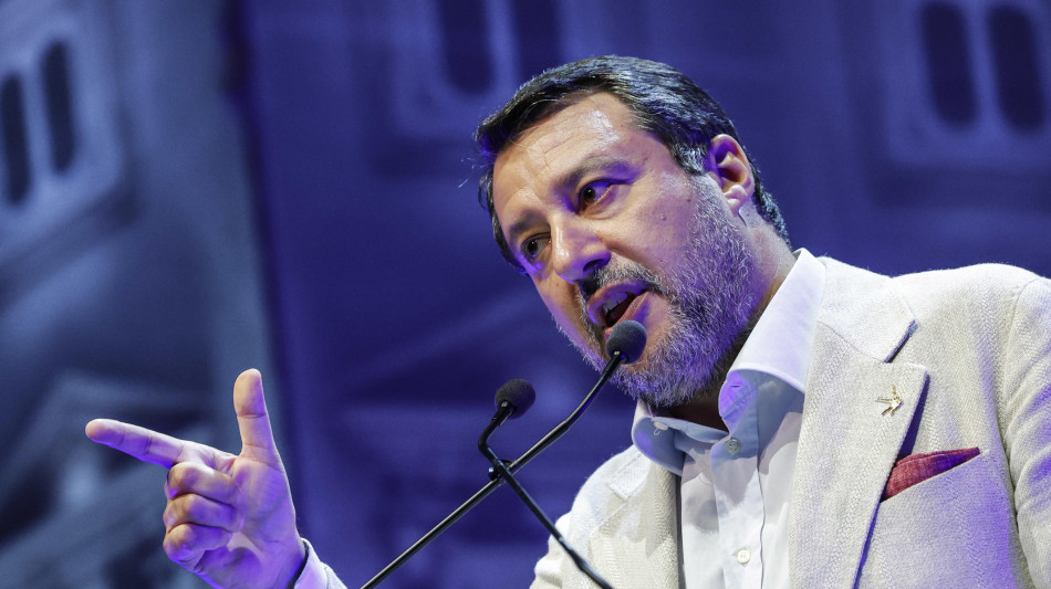 Salvini, luned&igrave; in Cdm dl su sicurezza strade e ferrovie