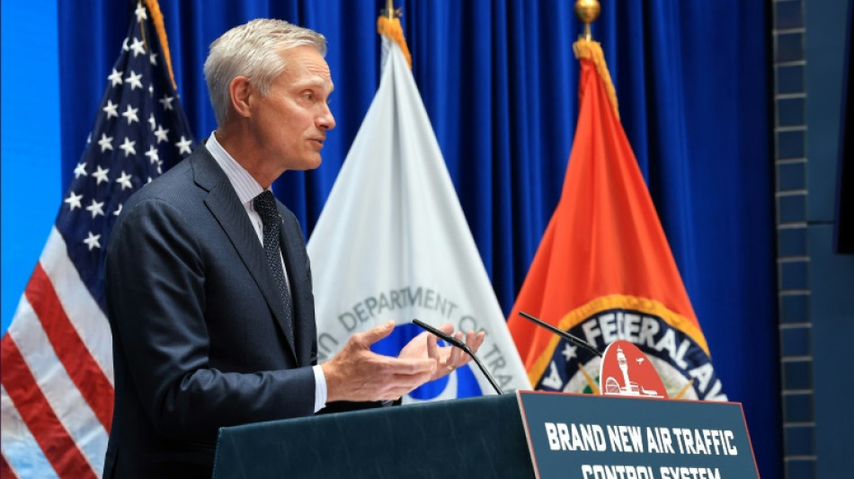 American Airlines shares fall on weak forecast