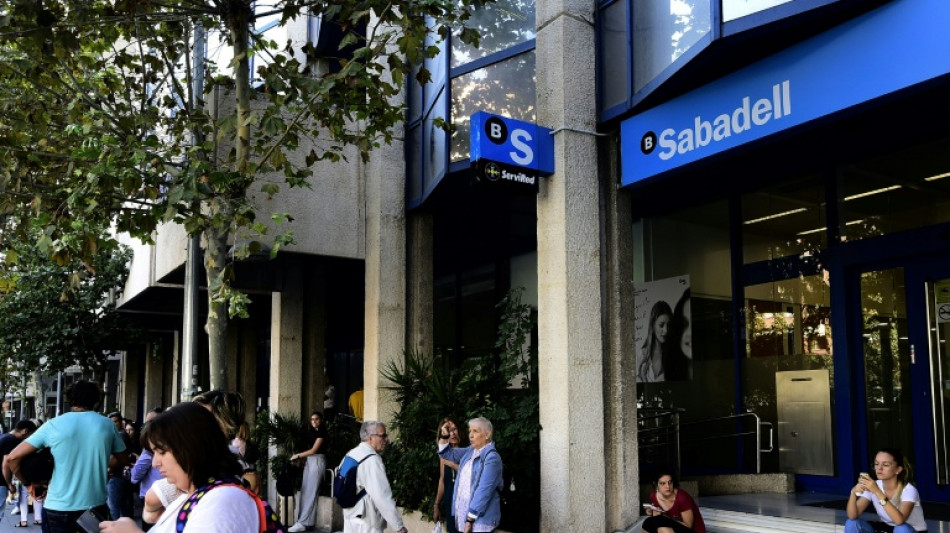 Madrid impone estrictas condiciones a la OPA hostil del banco BBVA sobre el Sabadell