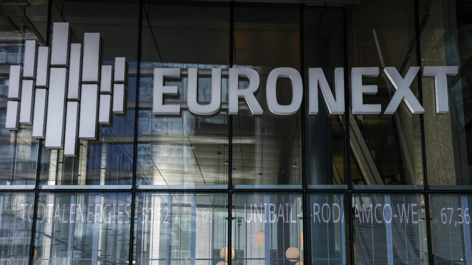 Borsa: rialzo finale Europa, New York a 2 velocità, Milano +0,8%