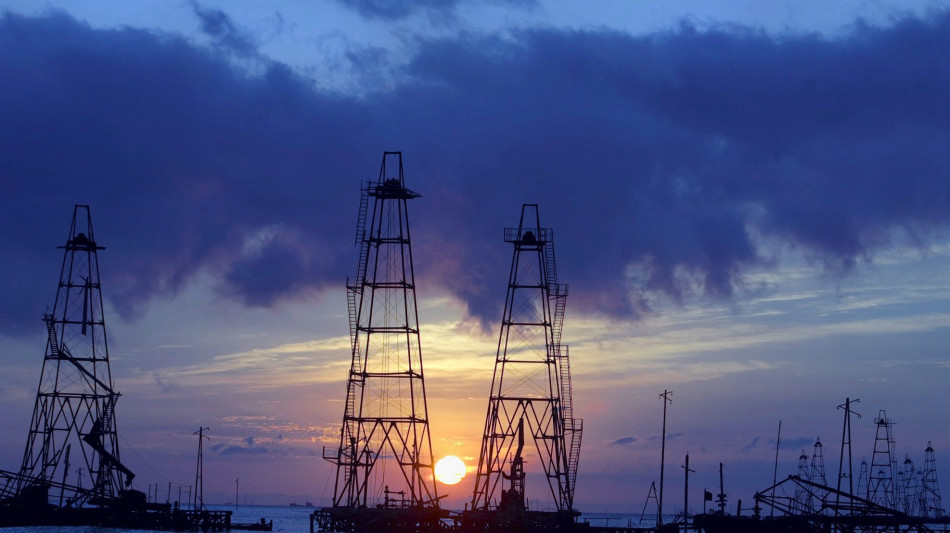 Il petrolio poco mosso dopo il Venezuela, gi&ugrave; il gas