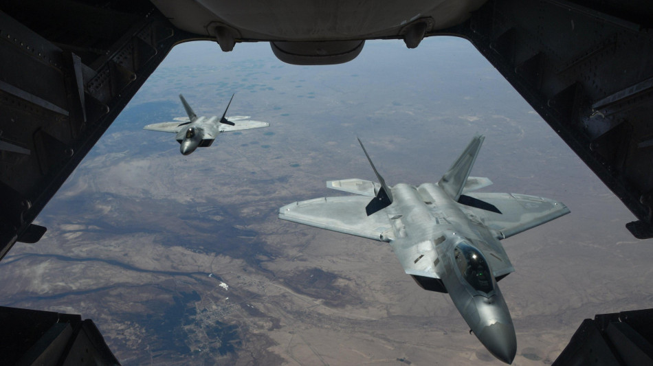 Nyt, ' Usa hanno lanciato attacchi aerei contro l'Isis in Siria'