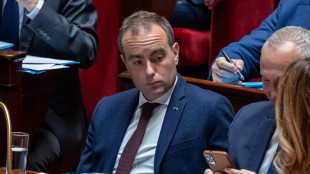 Lecornu assicura, 'nessun ordine alla polizia di scontrarsi con i giovani'