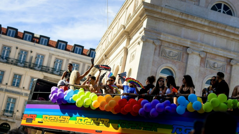 Milhares de pessoas v&atilde;o &agrave; Europride em Lisboa