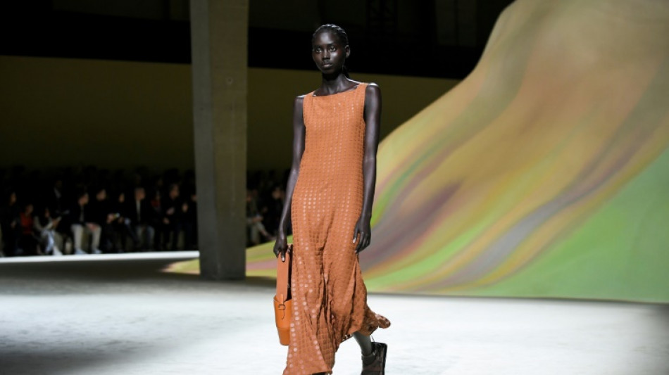 El desierto como lugar de escape para Herm&egrave;s en la Fashion Week parisina