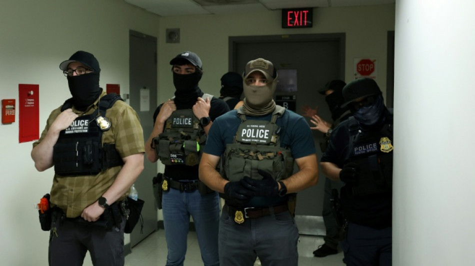 Un juez de Nueva York ordena que inmigrantes detenidos reciban un trato humanitario