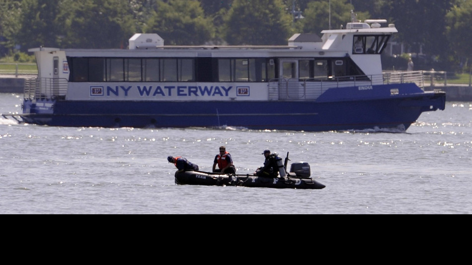 'Elicottero caduto a New York, almeno tre morti'